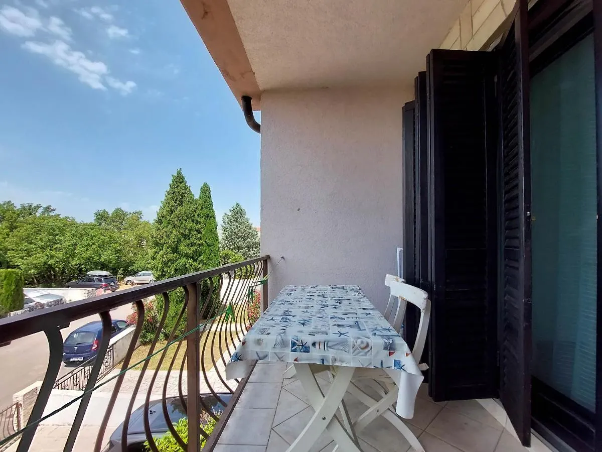 Apartments Ilija Jadranovo