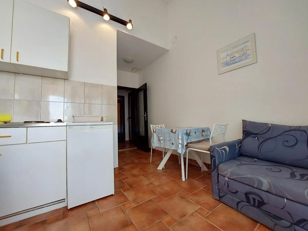 Apartments Ilija Jadranovo