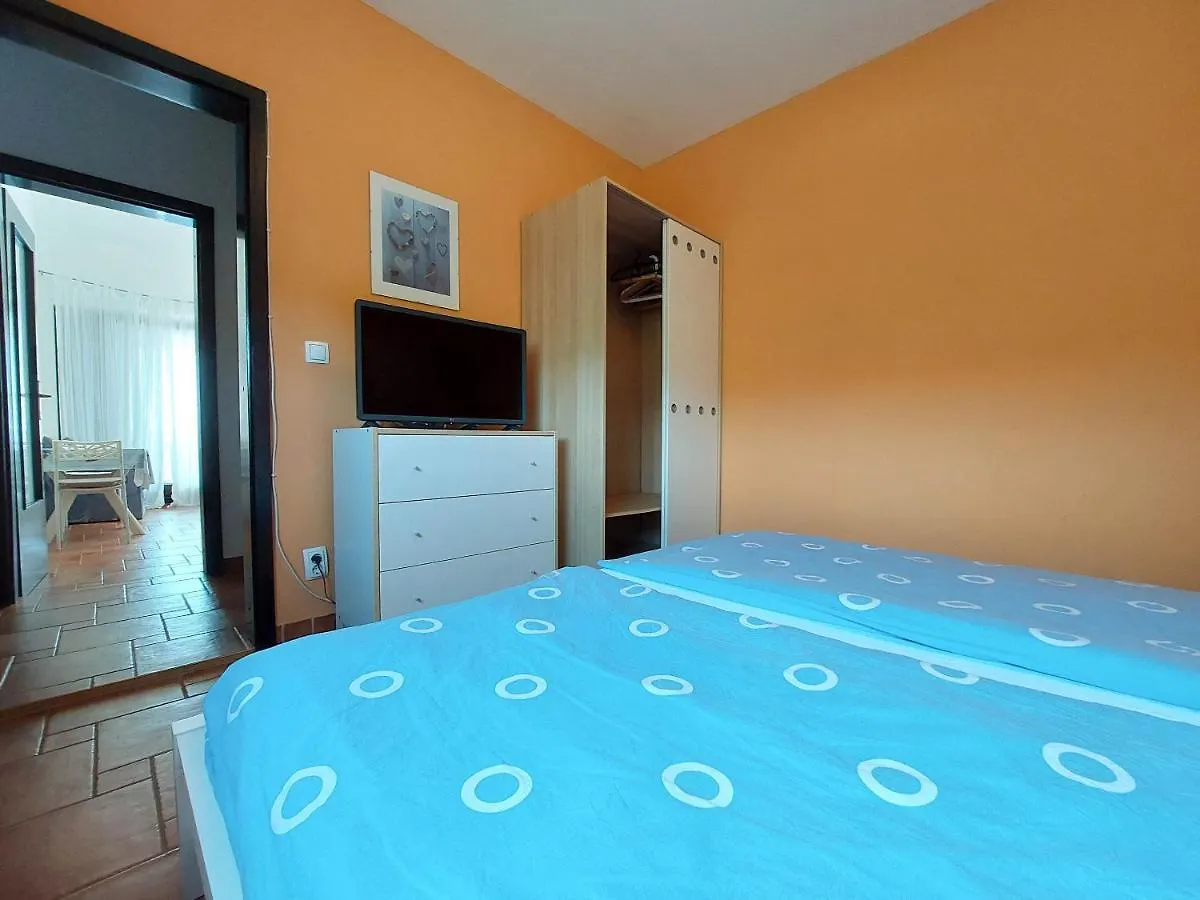 Apartments Ilija Jadranovo