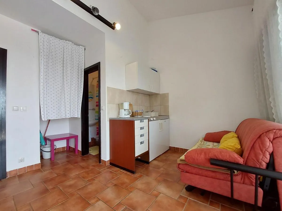 Apartments Ilija Jadranovo