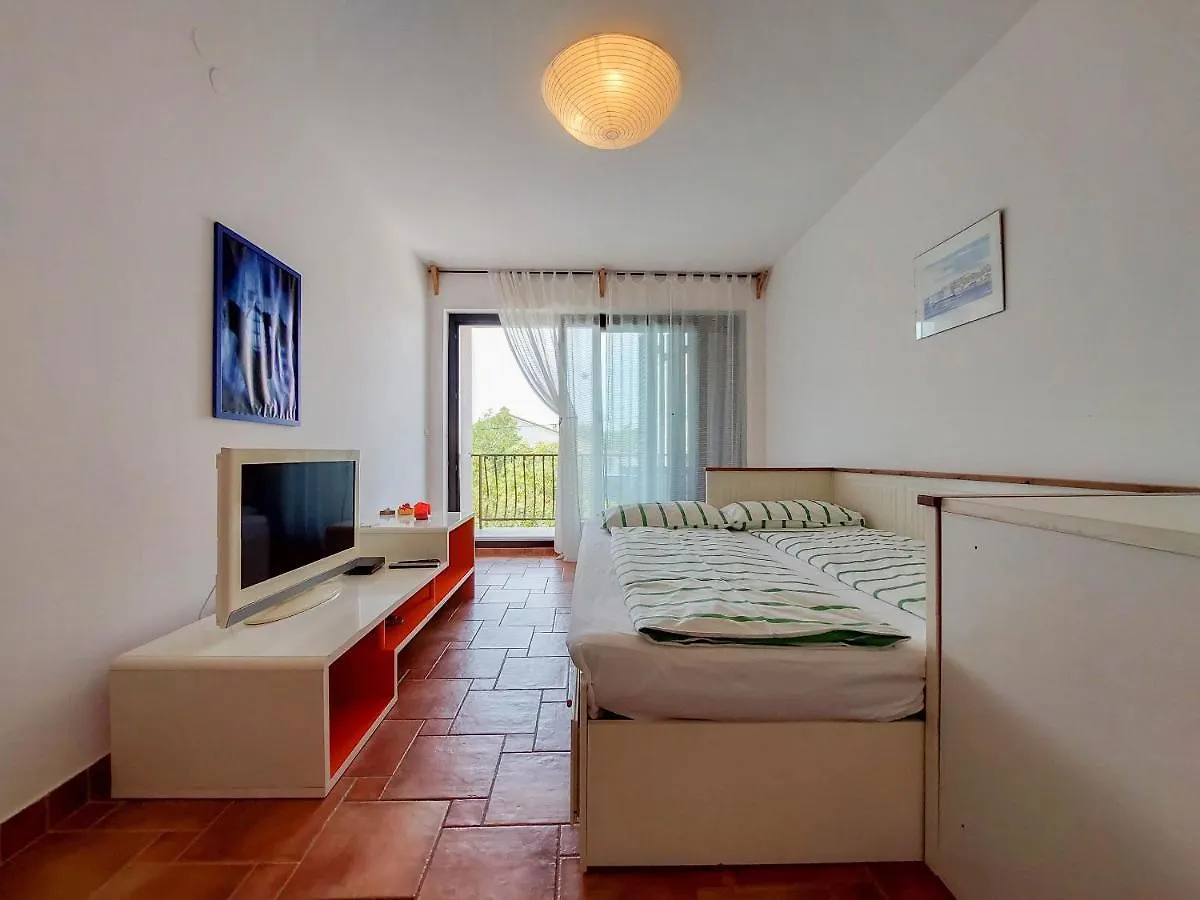 Apartments Ilija Jadranovo 0*,