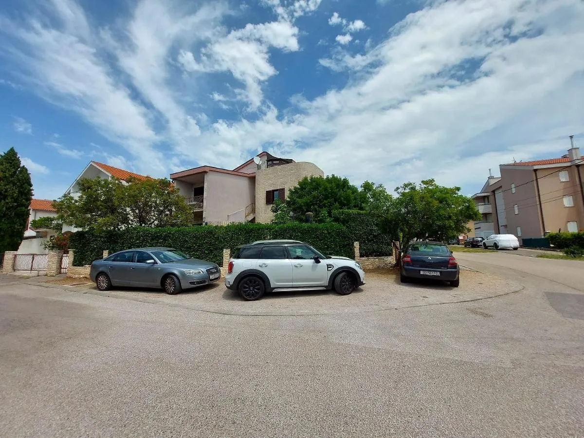 Apartments Ilija Jadranovo